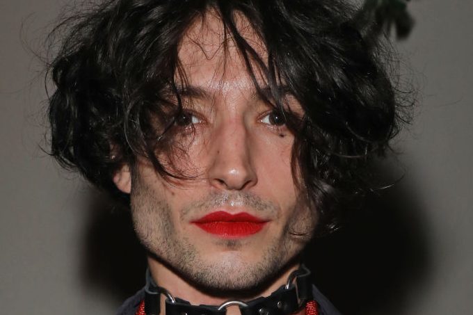 Ezra Miller en premiación