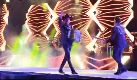Video 50 Mil Fronterizos Corearon Xitos De Los Los Tigres Del Norte En Jurez.jpg