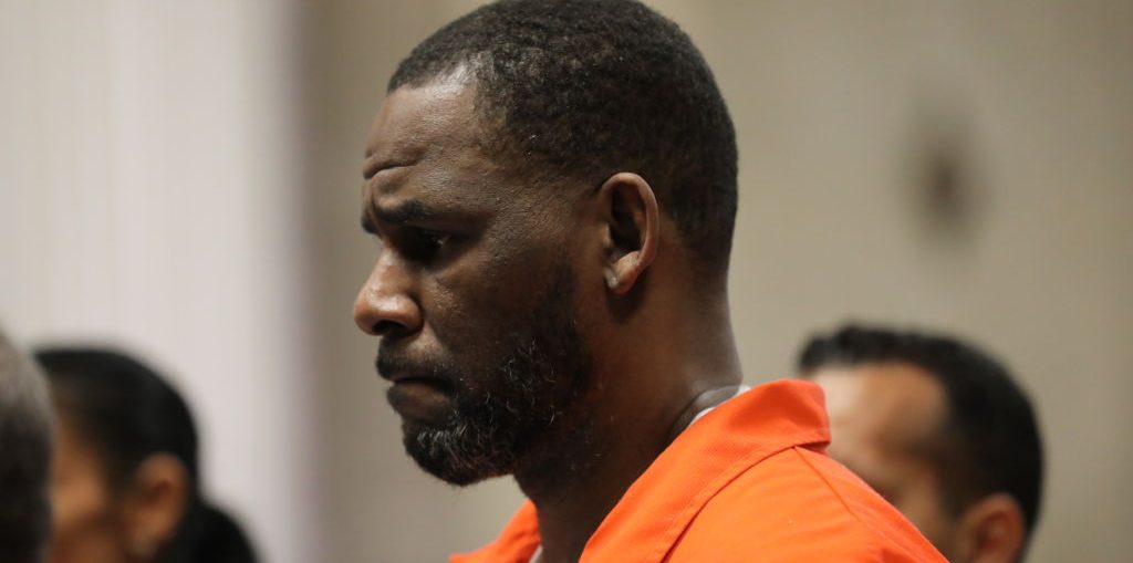 R. Kelly fue condenado a 30 años de prisión por delitos sexuales