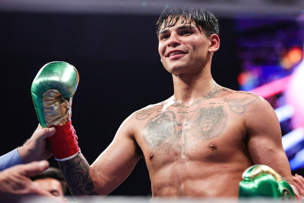 La promesa del box, Ryan García, habló sobre quién ganaría entre El Canelo y Óscar de la Hoya