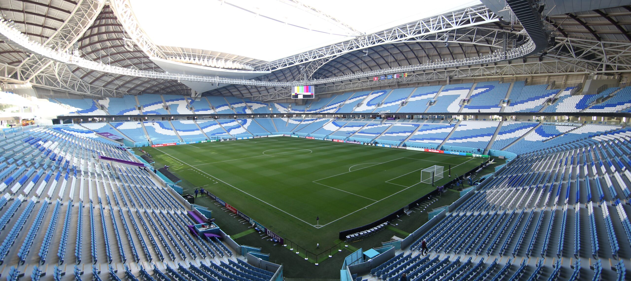 ¿Por qué han estado vacíos los estadios de Qatar 2022?