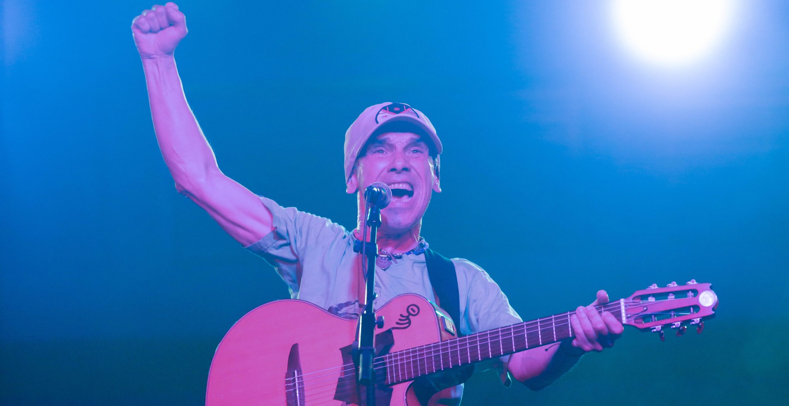 Retiran título de “persona non grata” a Manu Chao y podrá regresar a México