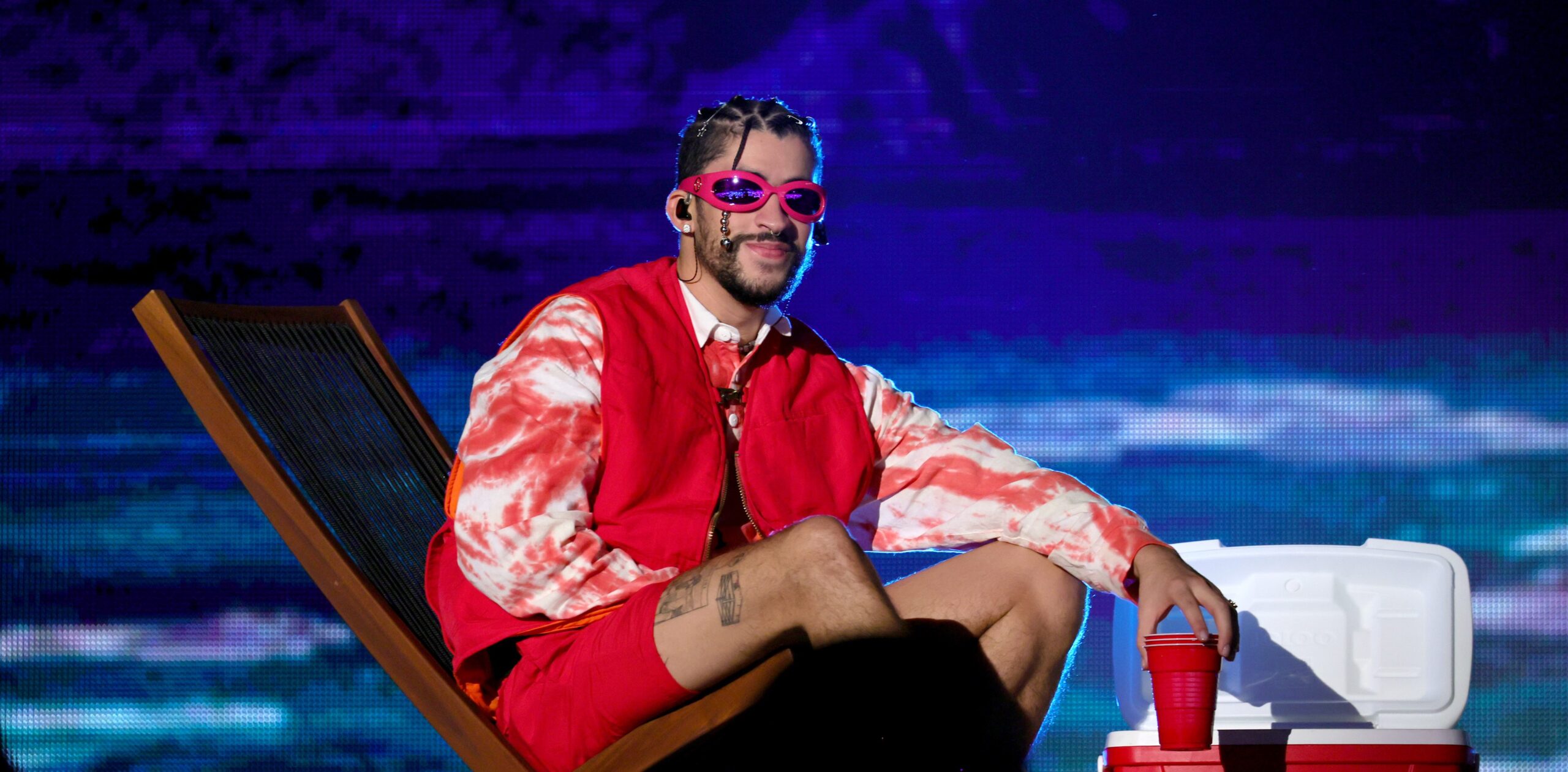 Así disminuyeron los números de Bad Bunny tras incidente con celular