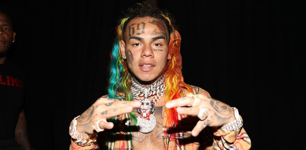 Hospitalizan a rapero Tekashi 6ix9ine tras recibir golpiza en gimnasio