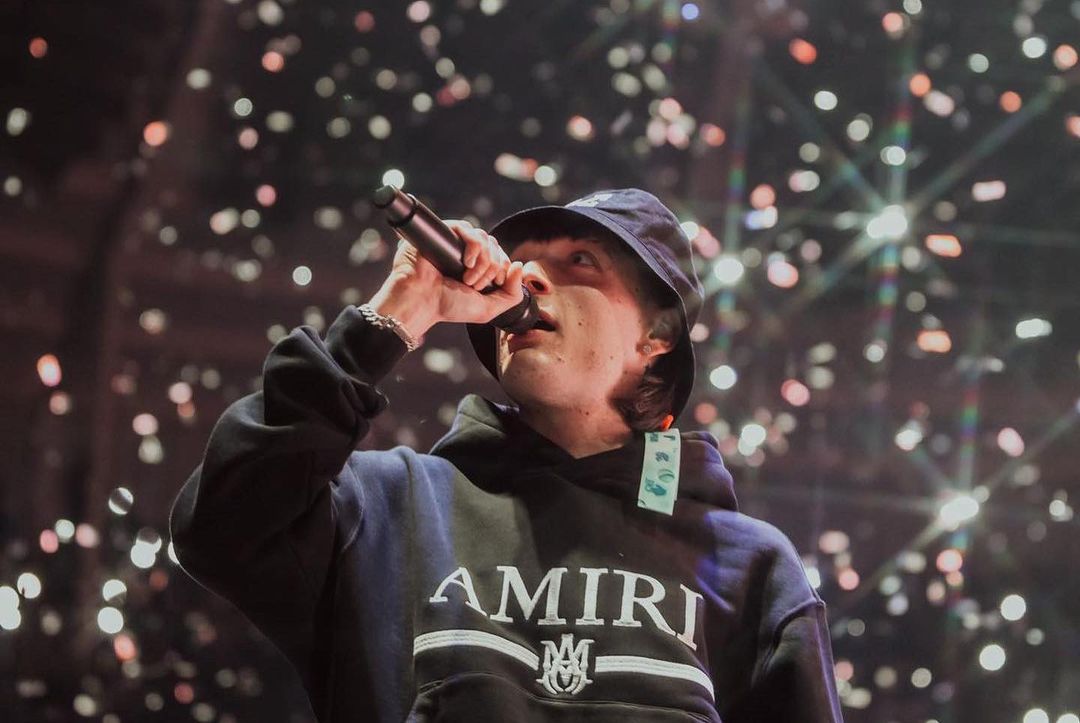 Peso Pluma se defiende de quien califica su música como de ‘nacos’
