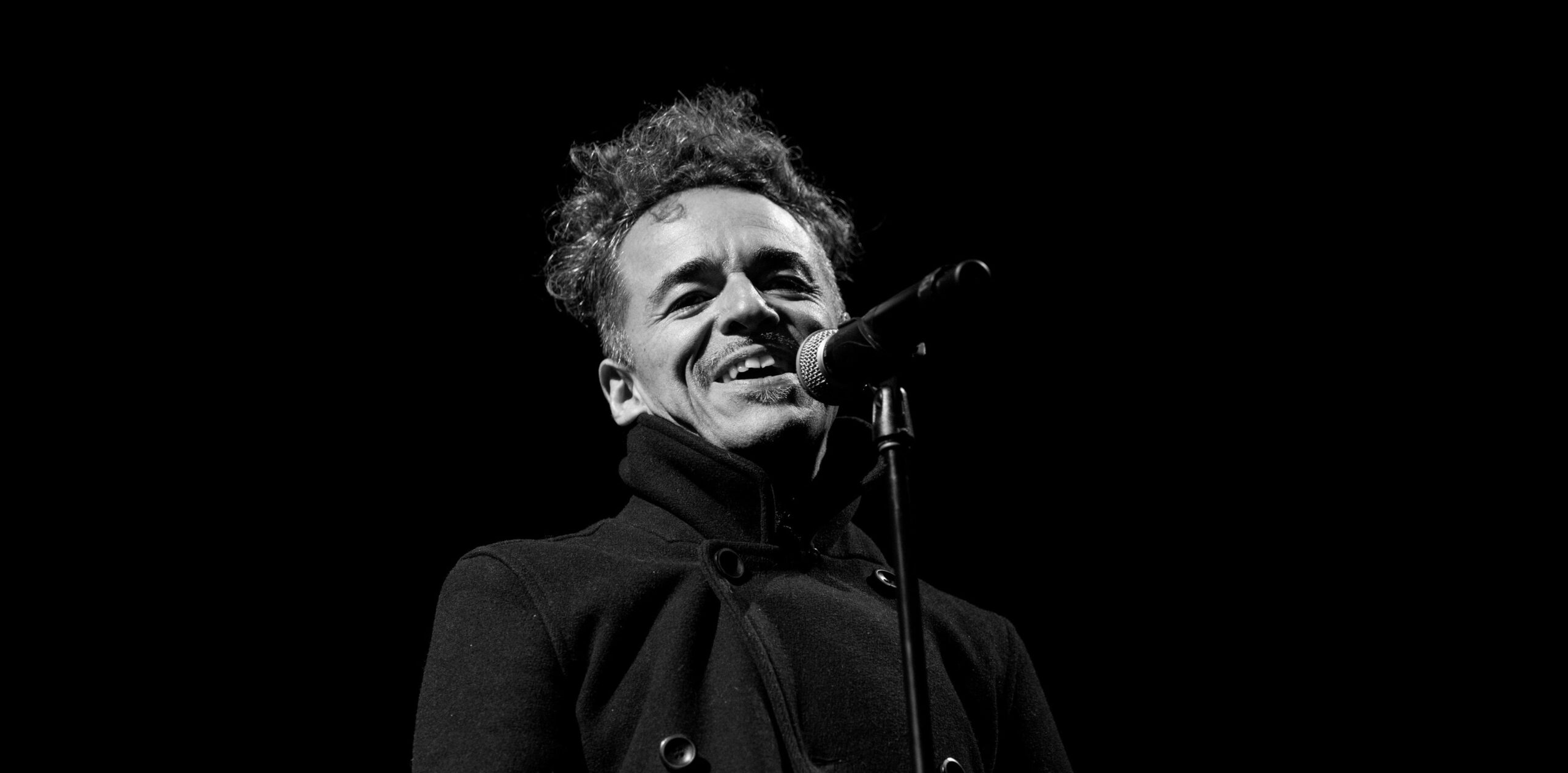 Rubén de Café Tacvba entre los 50 Mejores Cantantes de Rock de la Historia