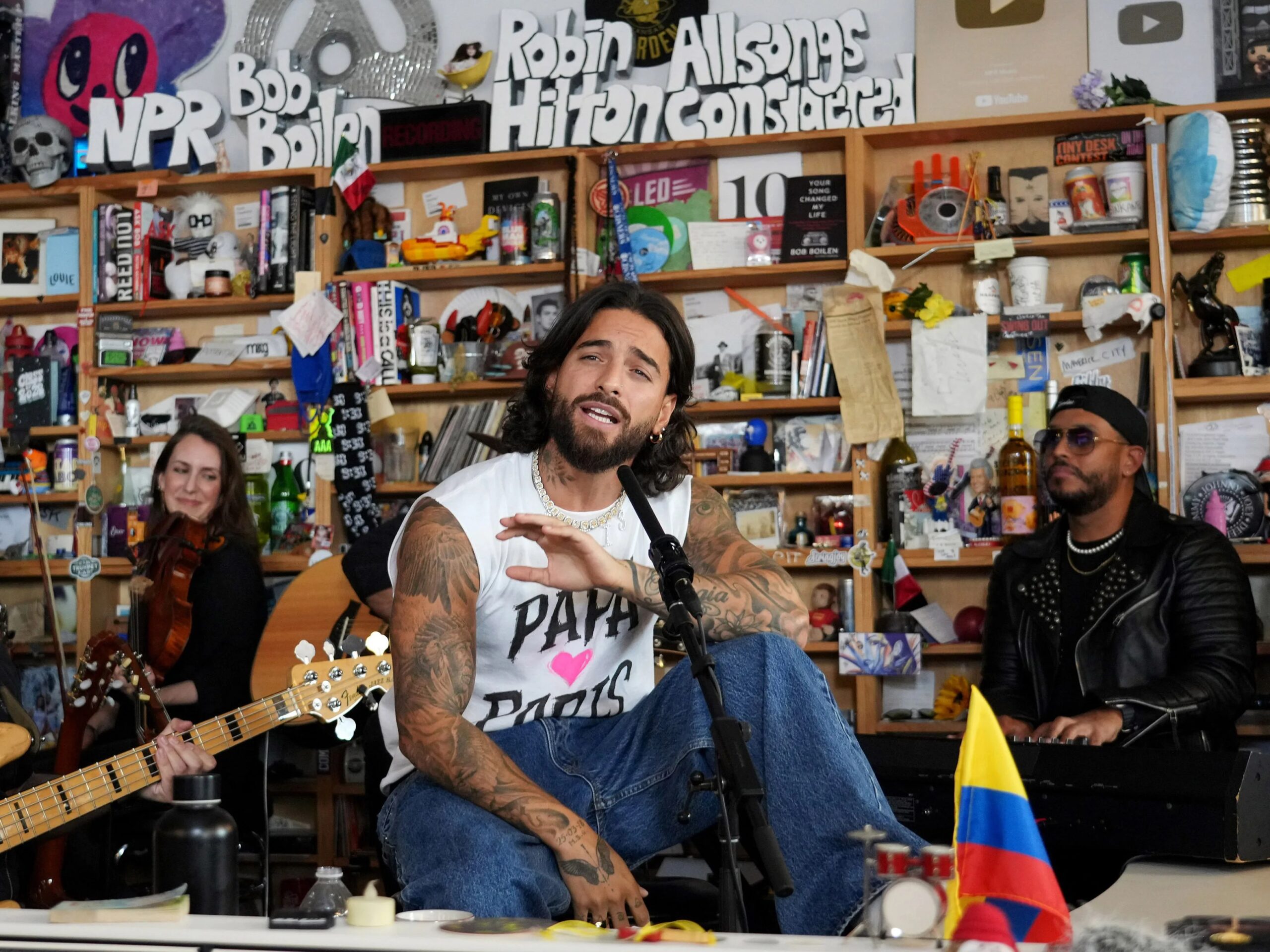 ¡¿Cómooo?! Maluma despidió a su mánager en pleno show de Tiny Desk